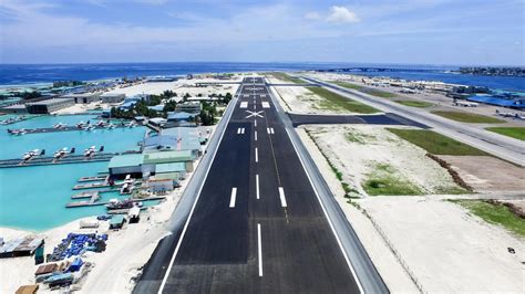 velana international airport runway